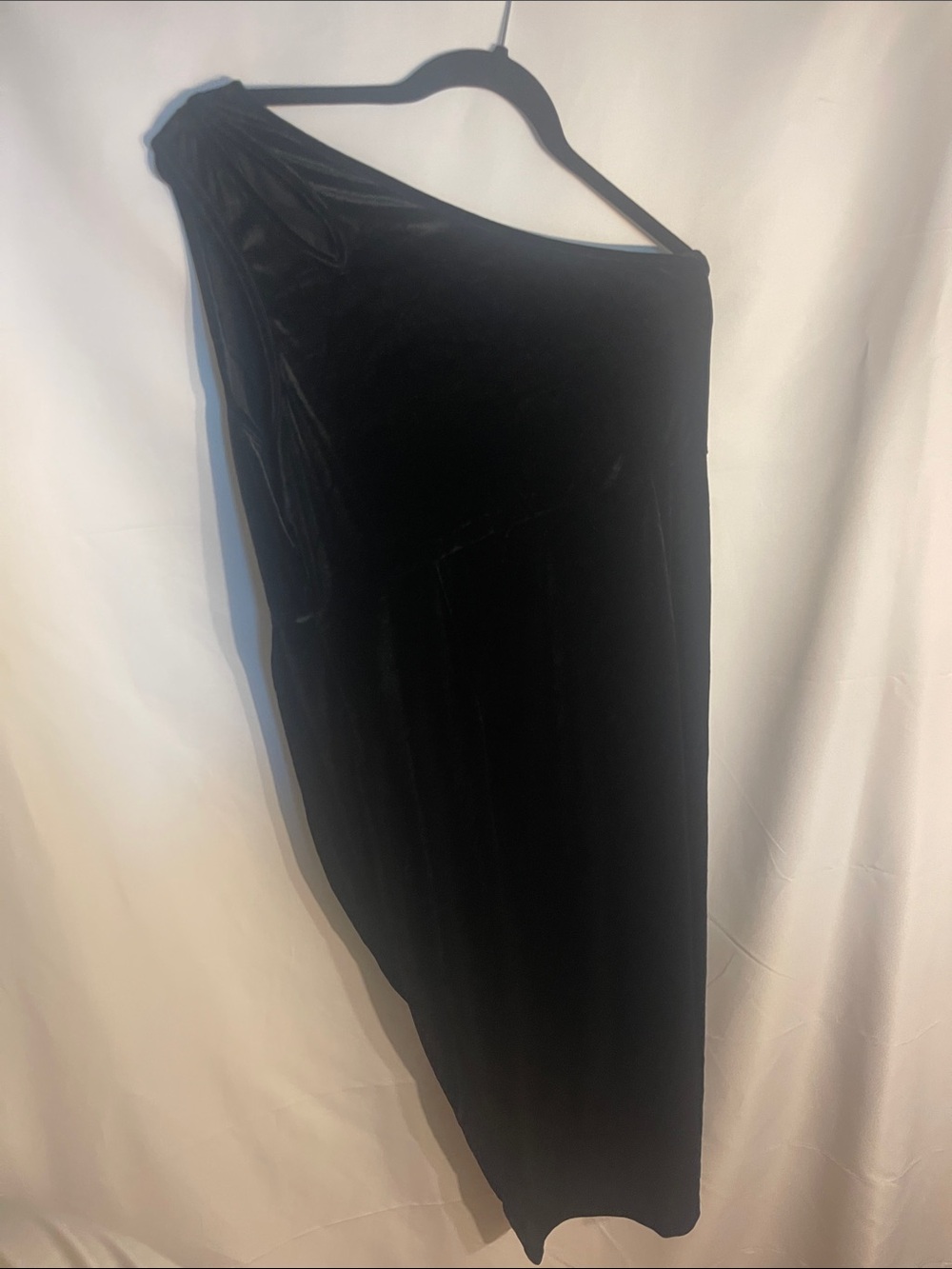One-Shoulder Black Velvet Dress